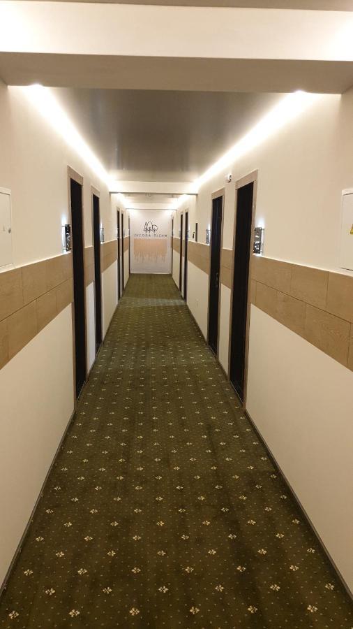 River Park Hotel Kovelʼ Dış mekan fotoğraf